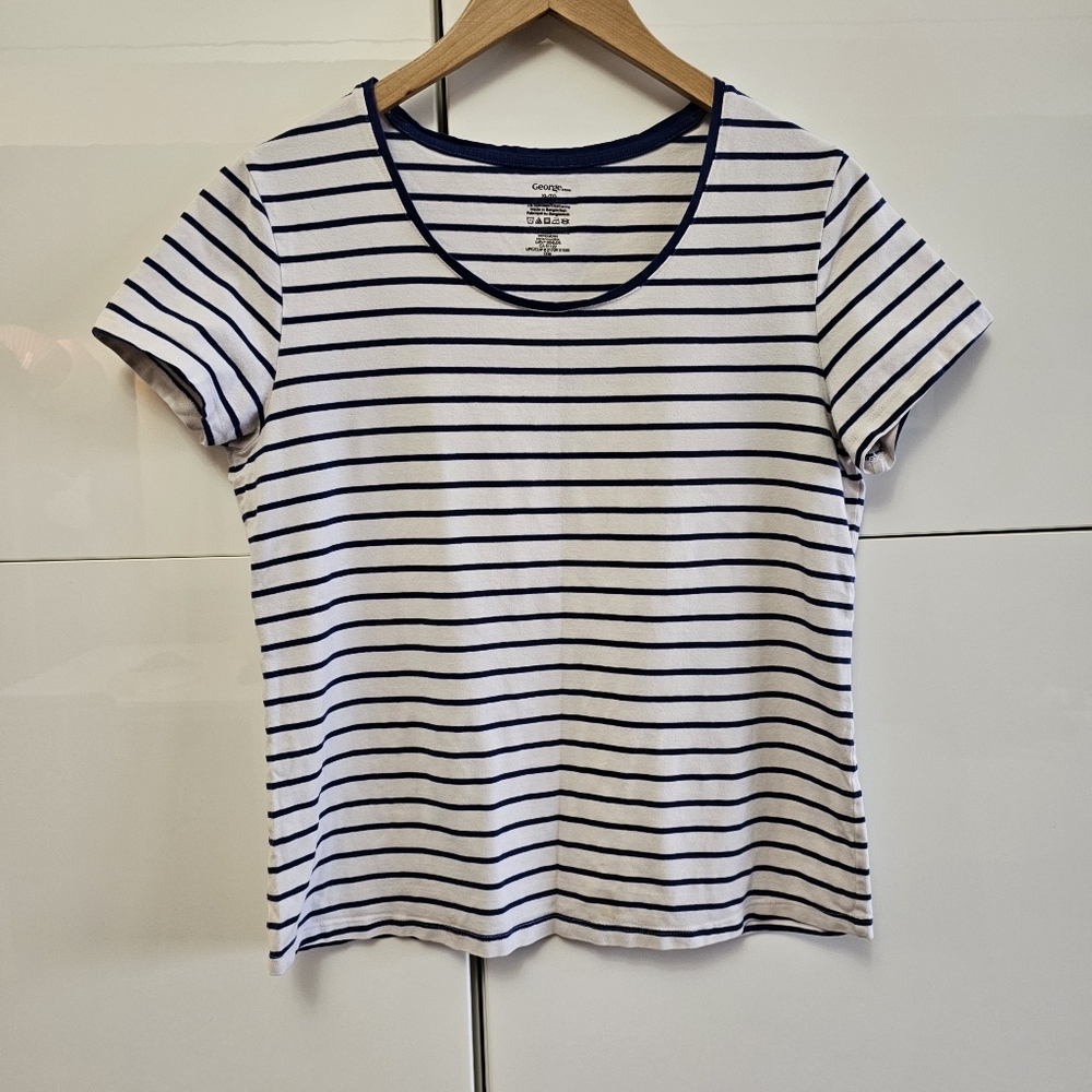 ✨ 3/$10✨ Airy Breezy Striped T